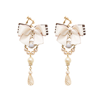 レディースファッションブランドmayla classicのピアス／イアリング、ショコラコレクション・イヤオブジェ カラーはミルク/イヤリング MK/CE 指定なし 指定なし 指定なし