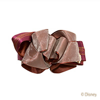 レディースファッションブランドmayla classicのヘッドアクセサリー、『ディズニー ツイステッドワンダーランド』ヘアオブジェ カラーはスカラビア寮 WNRD 指定なし 指定なし 指定なし