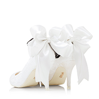 レディースファッションブランドmayla classicのパンプス、プリンセス・マリアージュ シーン II カラーはイノセントホワイト INWH 指定なし 7.0cm ラウンドトゥ