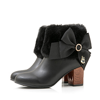 レディースファッションブランドmayla classicのブーティー、サンリオキャラクターズ・アミ カラーはクロミ KM ヒール 6.0cm ラウンドトゥ