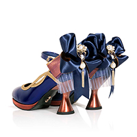 レディースファッションブランドmayla classicのパンプス、美優泳 カラーはミッドナイト・東京 NV ヒール 8.0cm ラウンドトゥ