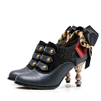 レディースファッションブランドmayla classicのブーティー、花新発 カラーは薫子 BK ヒール 8.0cm ラウンドトゥ