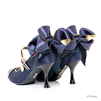 レディースファッションブランドmayla classicのパンプス、『ディズニー ツイステッドワンダーランド』アイコニック シューズオブジェ パンプス   カラーはポムフィオーレ寮 NV 指定なし 7.0cm ラウンドトゥ