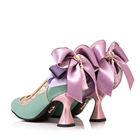 レディースファッションブランドmayla classicのパンプス、らんま1/2 カラーはシャンプー EM 指定なし 8.0cm ラウンドトゥ